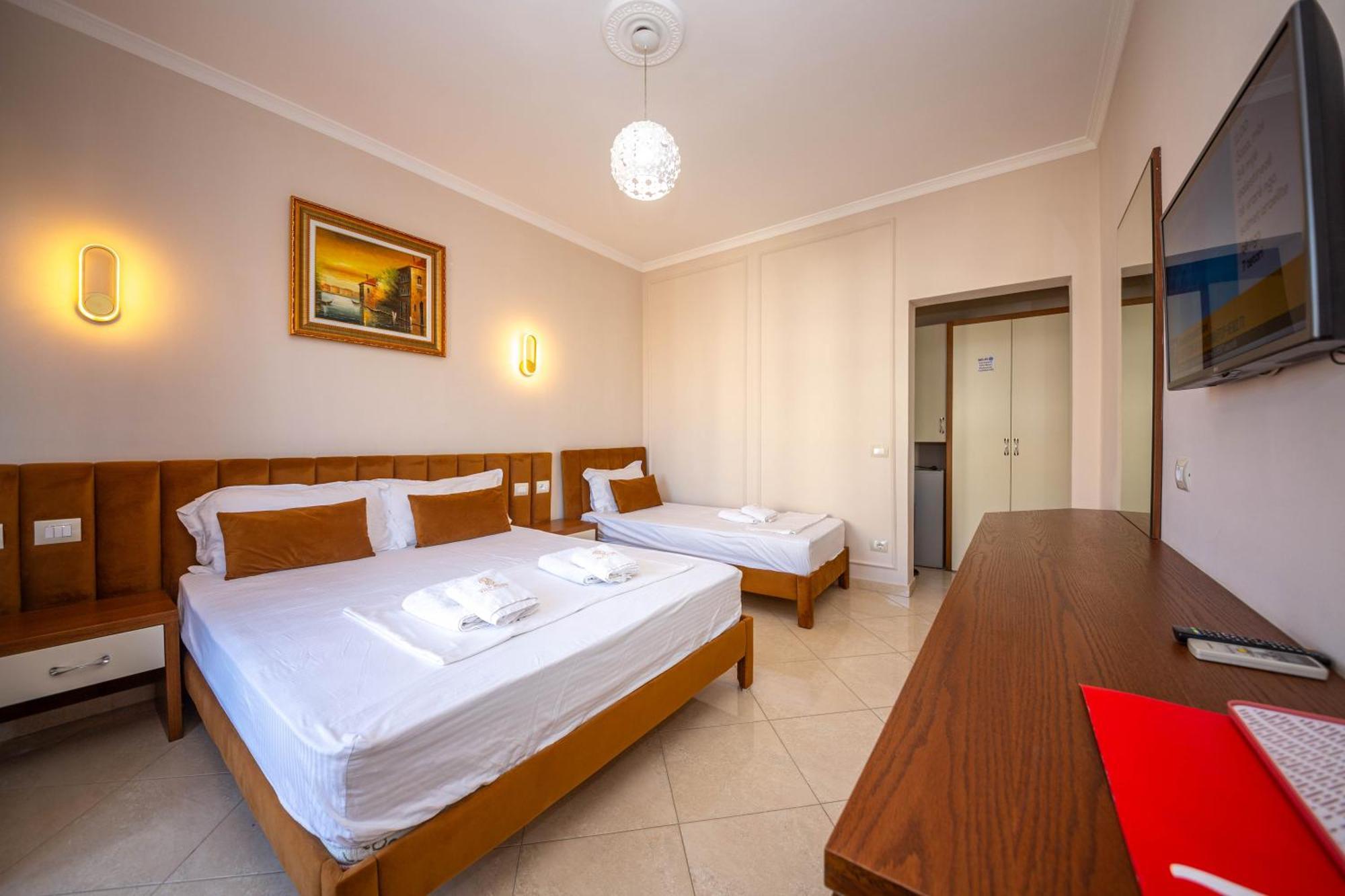 דורס Hotel Vila Misiri מראה חיצוני תמונה
