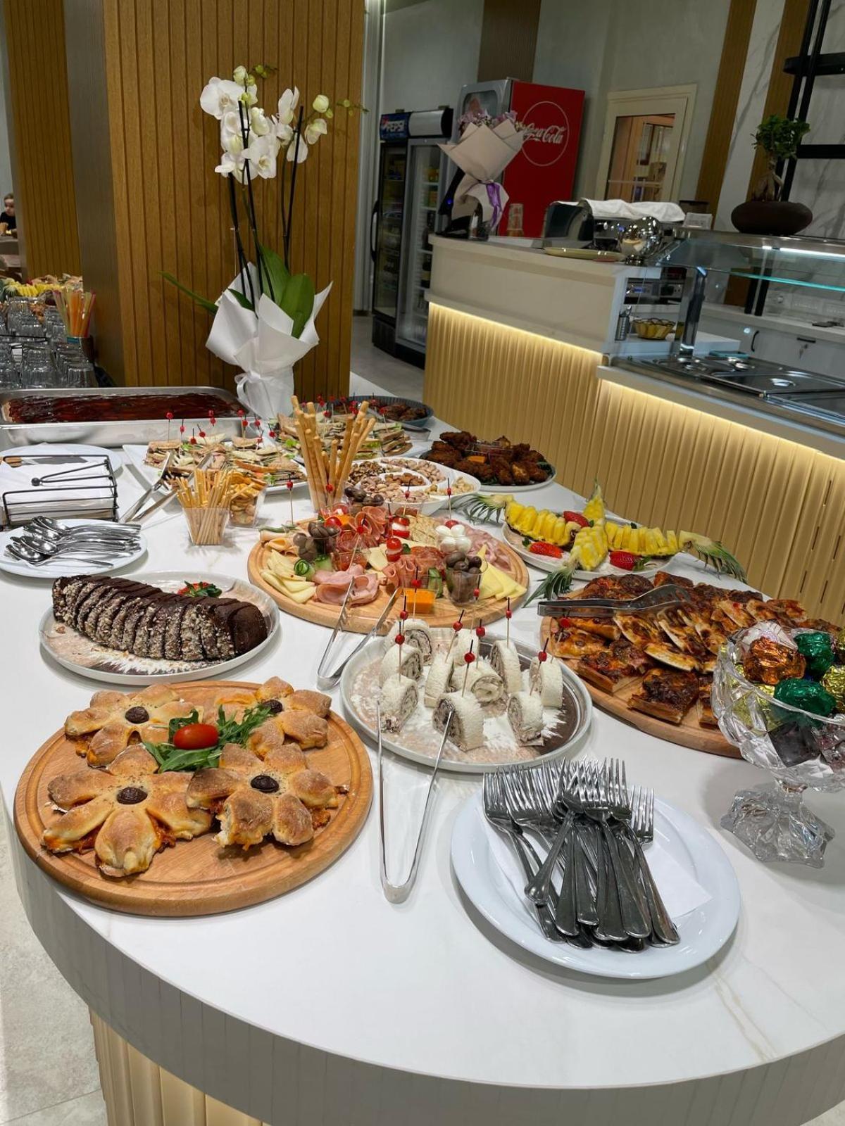 דורס Hotel Vila Misiri מראה חיצוני תמונה
