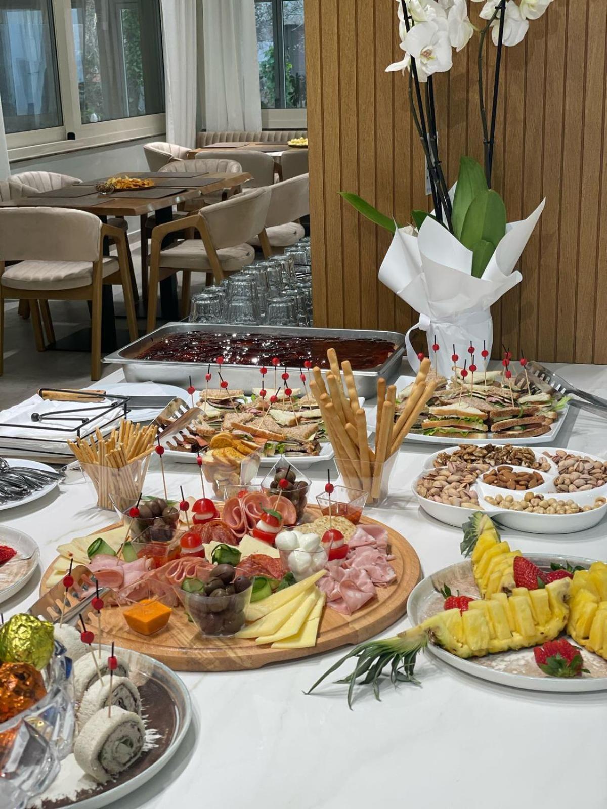 דורס Hotel Vila Misiri מראה חיצוני תמונה